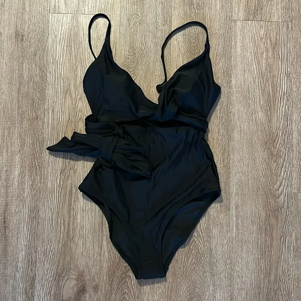 NWT Aerie Full Coverage One Piece Swimsuit Black Small‎ Wrap V Neck